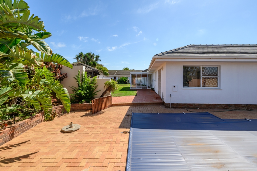 7 Bedroom Property for Sale in Summerstrand Eastern Cape